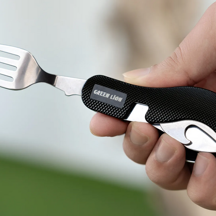 Black, sleek, and sophisticated, houses in its plainness the Green Lion 4 in 1 Cutlery Set with functionality and fashion at a compact level. This ver