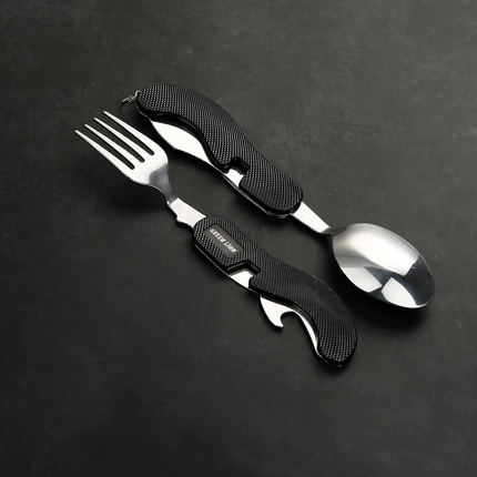Black, sleek, and sophisticated, houses in its plainness the Green Lion 4 in 1 Cutlery Set with functionality and fashion at a compact level. This ver
