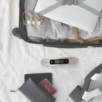 The Green Lion Digital Luggage Scale is a lightweight, very accurate weighing solution for travelers. It is made of durable stainless steel 201. The s