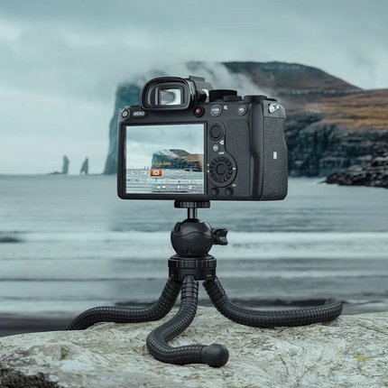 Green Lion Flexible Tripod with Foam Grips is the perfect product to fulfill your photography and videography needs. It is made from a strong combinat