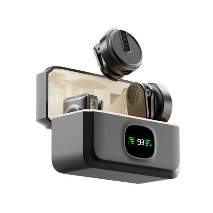 Here is the Green Lion Digital Display Mic, a perfect tool to provide a high quality audio and effortless recording. This product features 2.4GHz digi
