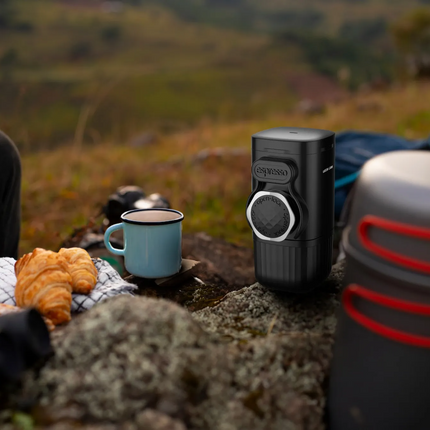 The Green Lion Instant Pocket Coffee Maker is compact and efficiently works to bring barista-quality coffee anywhere. Durable PA66 and aluminum materi