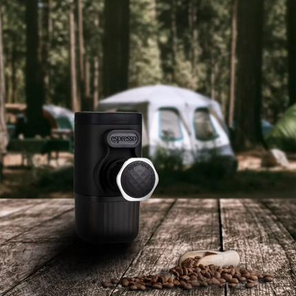 The Green Lion Instant Pocket Coffee Maker is compact and efficiently works to bring barista-quality coffee anywhere. Durable PA66 and aluminum materi