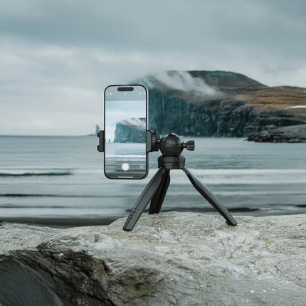 The Green Lion Mini Tripod Phone Holder is a great accessory for those who want to record smart shots and videos with their smartphone. Made from a ro