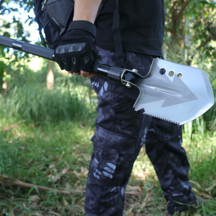 The Green Lion Multi Shovel is an all-around, robust, multifunctional tool for outdoor actions and emergencies. It is made of stainless steel 420 and 