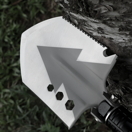 The Green Lion Multi Shovel is an all-around, robust, multifunctional tool for outdoor actions and emergencies. It is made of stainless steel 420 and 