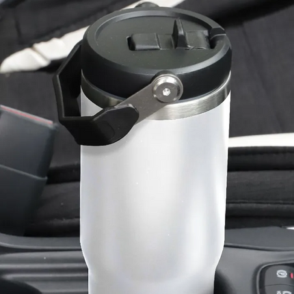 The Green Lion Vacuum Tumbler 900ml is the best, high-quality solution for keeping beverages at the required temperature. This tumbler is made of dura