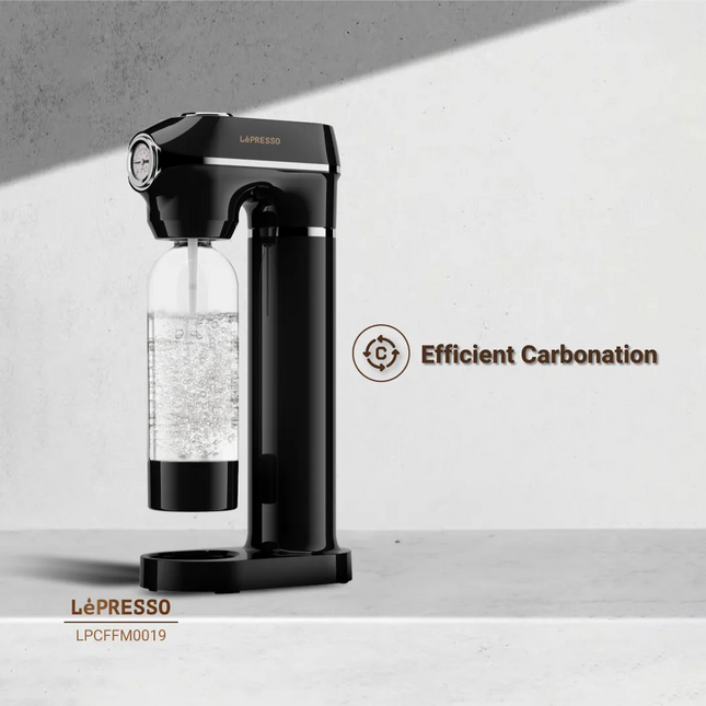 Make every moment easy with the LePresso Carbonator Instant Sparkling Water Maker. The 1-liter carbonator efficiently operates for variable fizz press
