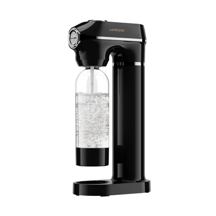 Make every moment easy with the LePresso Carbonator Instant Sparkling Water Maker. The 1-liter carbonator efficiently operates for variable fizz press