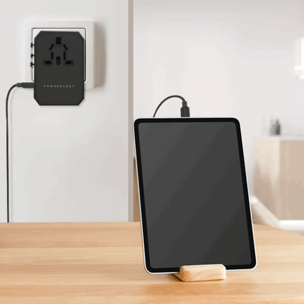 Powerology has produced its multiport adaptor with four international plugs as a compact all-in-one solution for travelers. Powerology Universal Multi