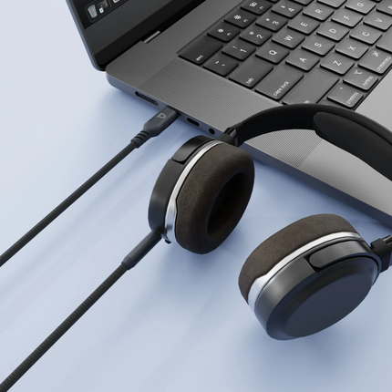With nylon braided construction for durability and flexibility, the Powerology Power Sync Weave USB-C to 3.5mm Audio 1.2m cable is a tailor-made extra