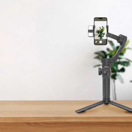 Introducing the Porodo 3-Axis Gimbal Stabilizer, where modern science and creative videography meet. Get fluid dynamic photos with powerful AI trackin