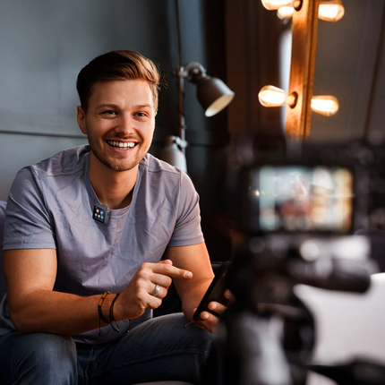 The Powerology Dual Microphone Professional Set represents a wireless high-grade audio solution with crystal-clear sound and smooth connectivity, spec