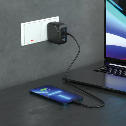 The powerology triple power delivery world travel kit charger makes the charging process as easy as it is possible for you. It achieves high power out