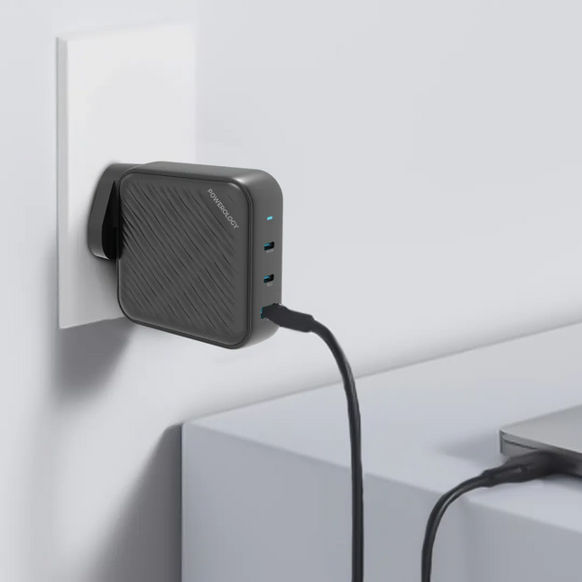 ​
Powerology 140w Dual PD GaN Charger is a really powerful charger and a brilliant choice for professionals with energy-intensive devices. This charge
